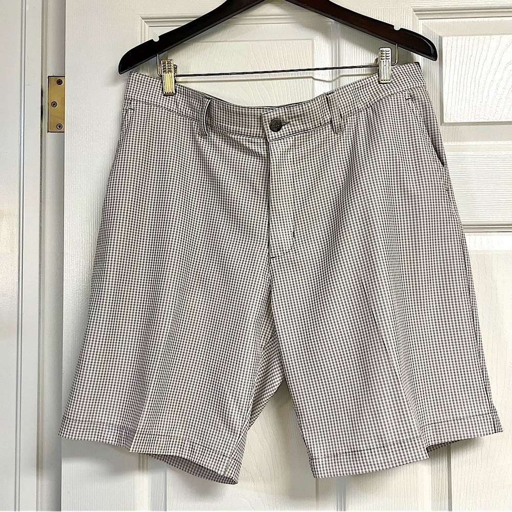 Adidas Golf Shorts Mens Size 36 Tan Plaid Stretch Pockets Athletic flat front.